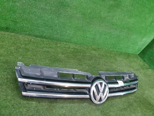 Решетка радиатора VW Touareg 2 NF (2010-2014)