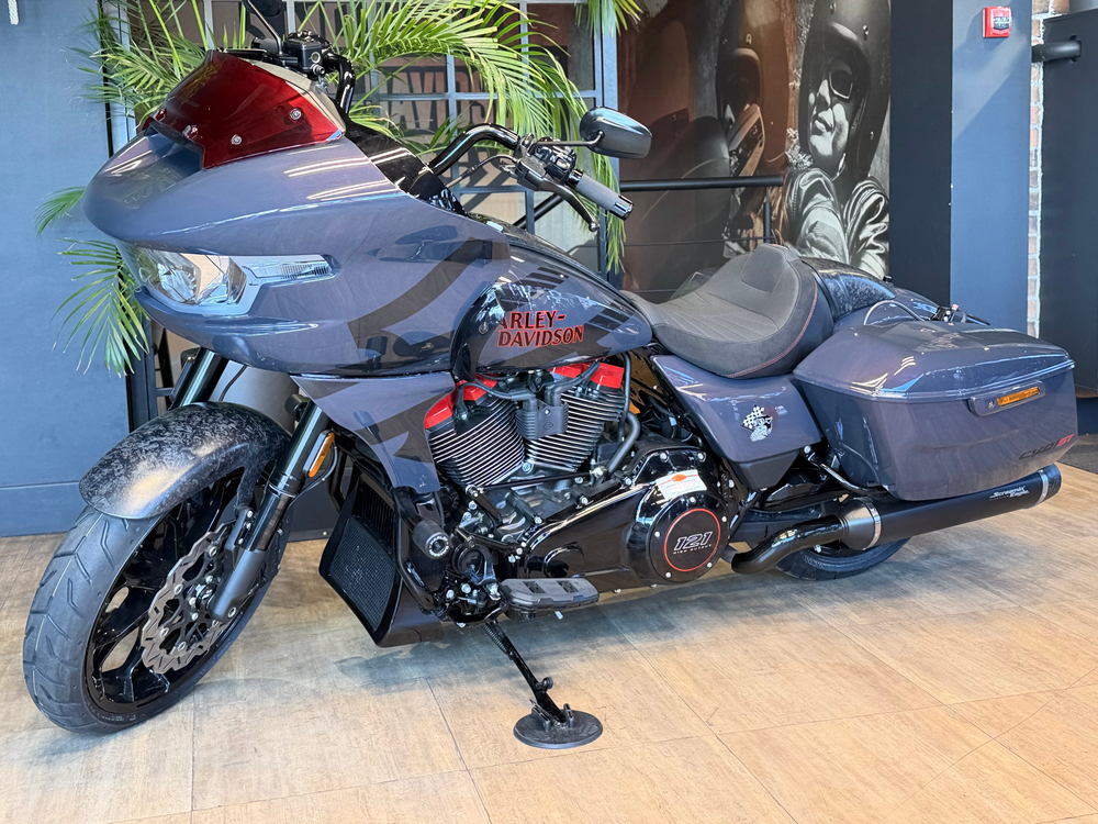 CVO Road Glide ST "Inferno Gray" (2026)