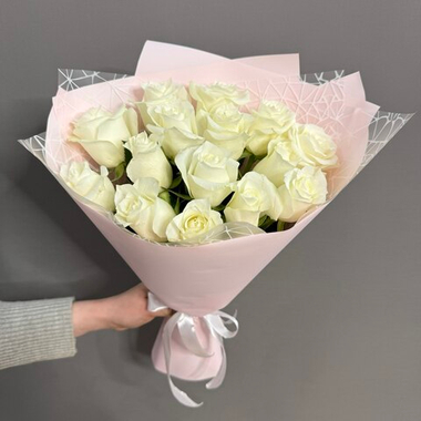 Букет из 15 белых роз сорта "Athena" (Кения 40 см)