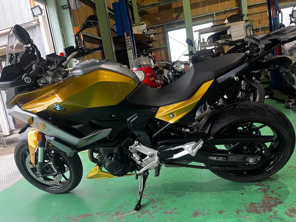 BMW F900XR