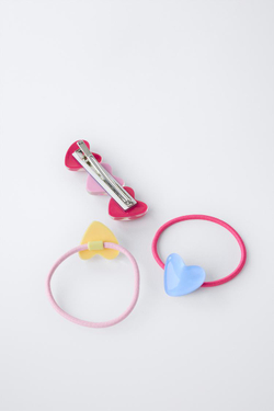 ZARA НАБОР: ЗАКОЛКА И РЕЗИНКИ ДЛЯ ВОЛОС «СЕРДЕЧКИ», РАЗНОЦВЕТНЫЙ