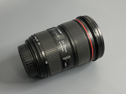 Canon 24-70mm 2.8L II USM С царапинами на линзе