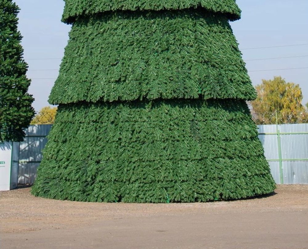 Светодинамическая елка сегментная, встроенное освещение - "Сибирская" 28 м