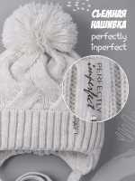 Шапка для девочки на завязках на осень