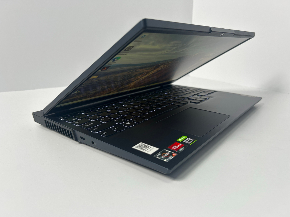Ноутбук Lenovo Legion 5 15ACH6H (82JU000YRU) 15.6"/AMD Ryzen 5 5600H/RAM 16GB/SSD 512GB/GeForce RTX 3070 8GB/IPS 165 Hz/1920*1080/Windows 11/Подсветка кл-ры: LED/черный. Состояние: B1