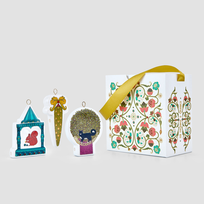 Набор Farforite из трех игрушек «Из сказки в сказку»: «Белочка», «Дуб», «Шишка» в подарочной коробке