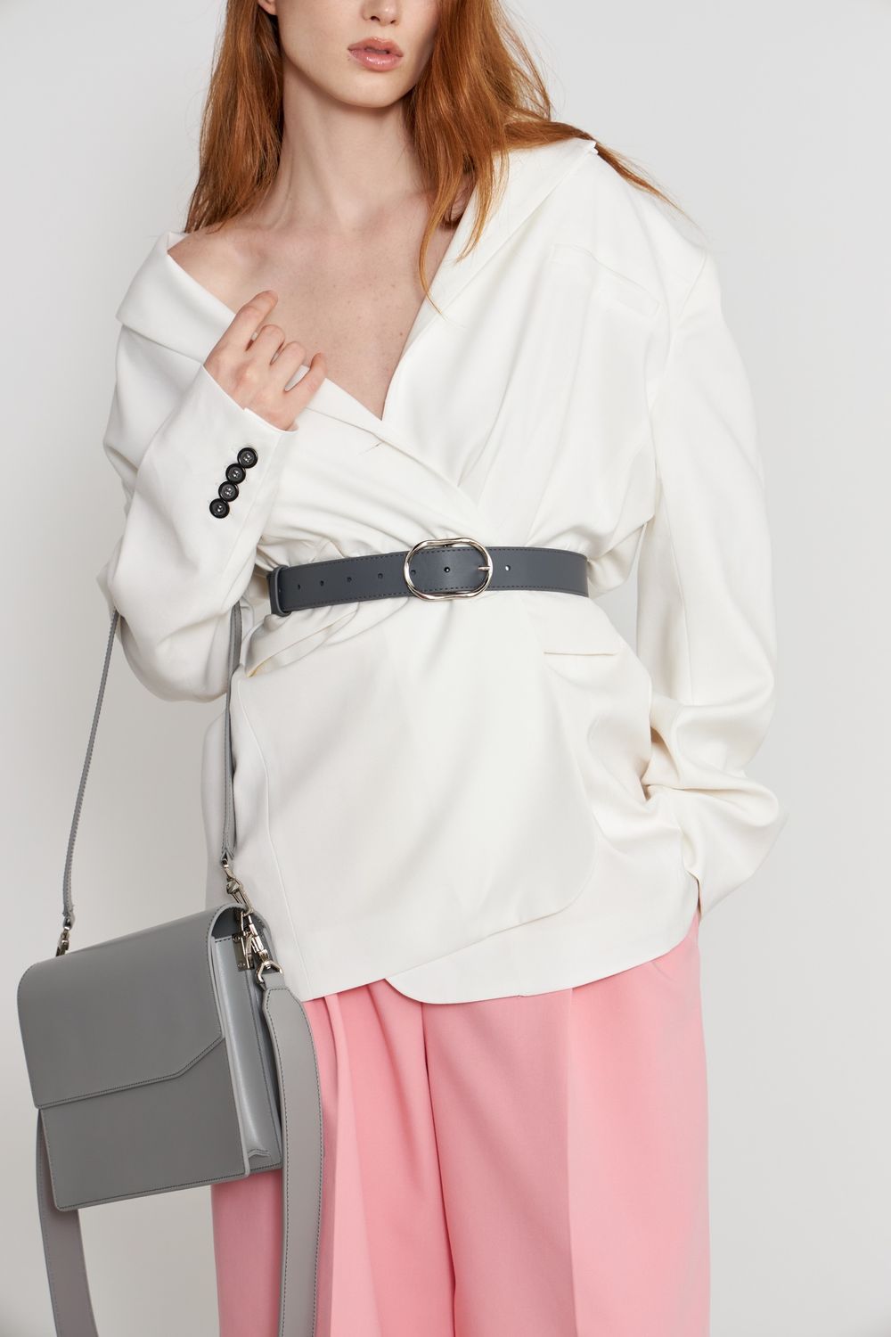 БАЗОВЫЙ РЕМЕНЬ С ОВАЛЬНОЙ ПРЯЖКОЙ GRAPHITE