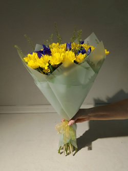 Букет из хризантем и альстромерии (С0033)