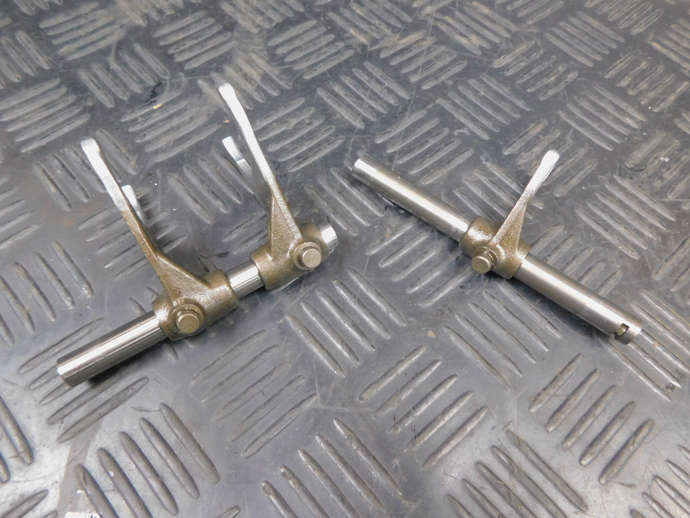 Вилки КПП Kawasaki ZZR 400 98 053011