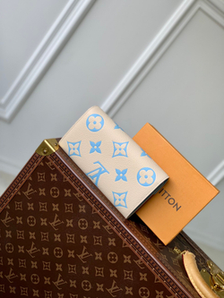 Louis Vuitton Sarah Wallet