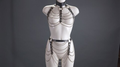 Женский комплект из кожаных ремней с цепями (Цвет: черный)