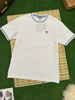 Футболка Prada