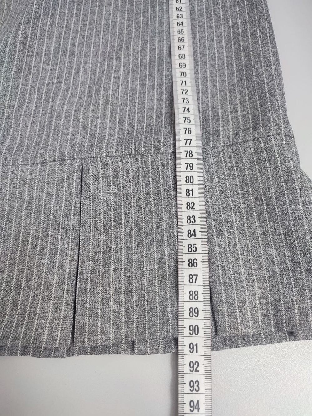 Платье Deniza серое в полоску 44 размер