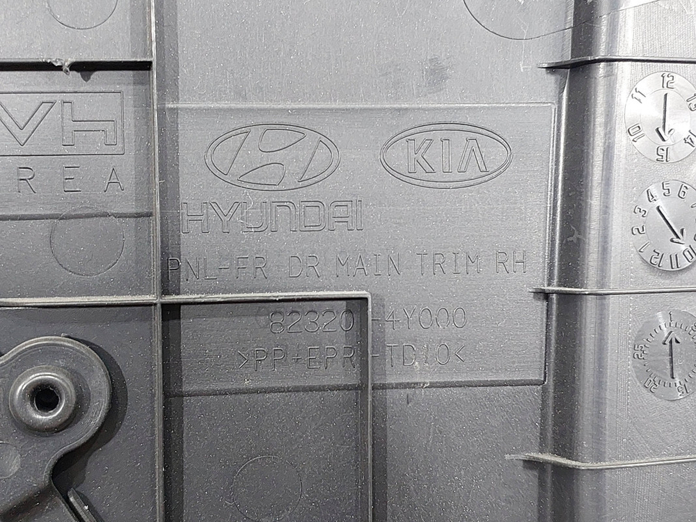 Обшивка двери передней правой Kia Rio 3 (QB) 11-17 Б/У Оригинал 823204Y000