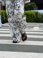 Костюм в пижамном стиле белый