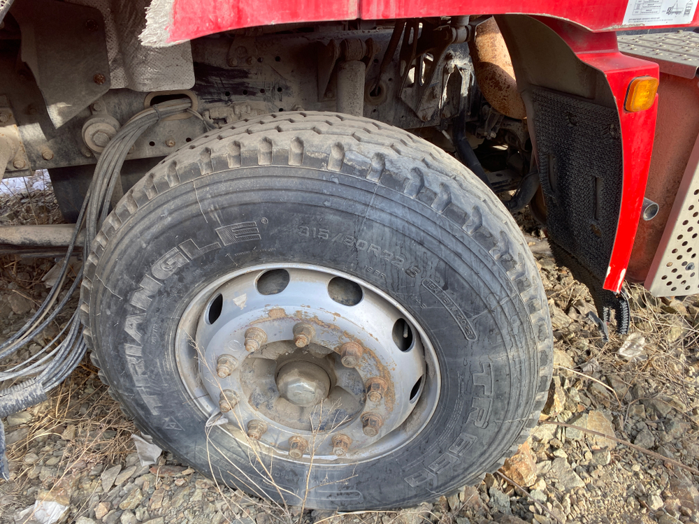 Shacman (Shaanxi) SX* 6x4 Седельный тягач SX42584V324 (Дизельный, 11,6 л, 423 л.с., МТ)