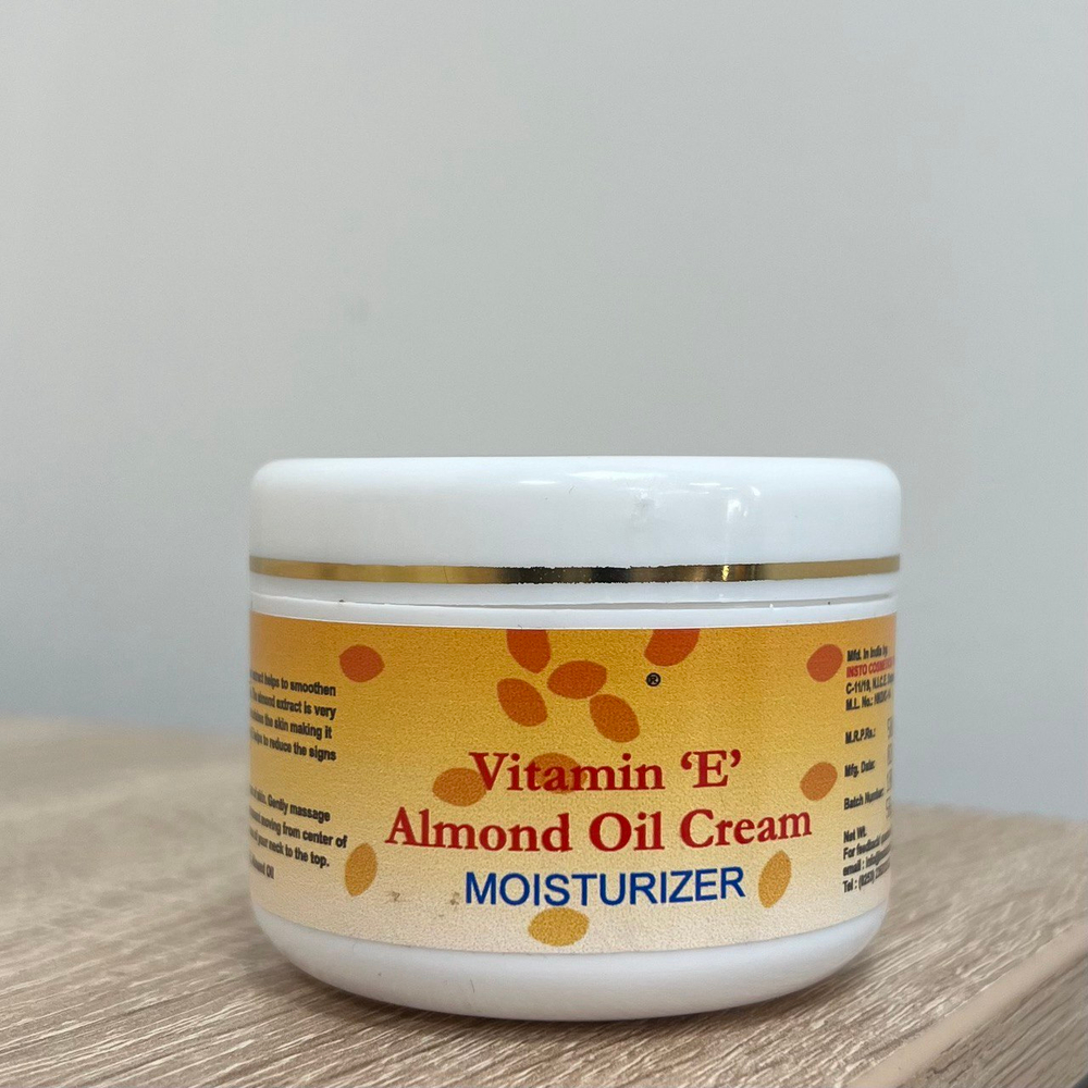 Крем для лица Insto Vitamin E Almond Oil Cream Moisturizer Миндальное масло и витамин Е увлажняющий 50 г