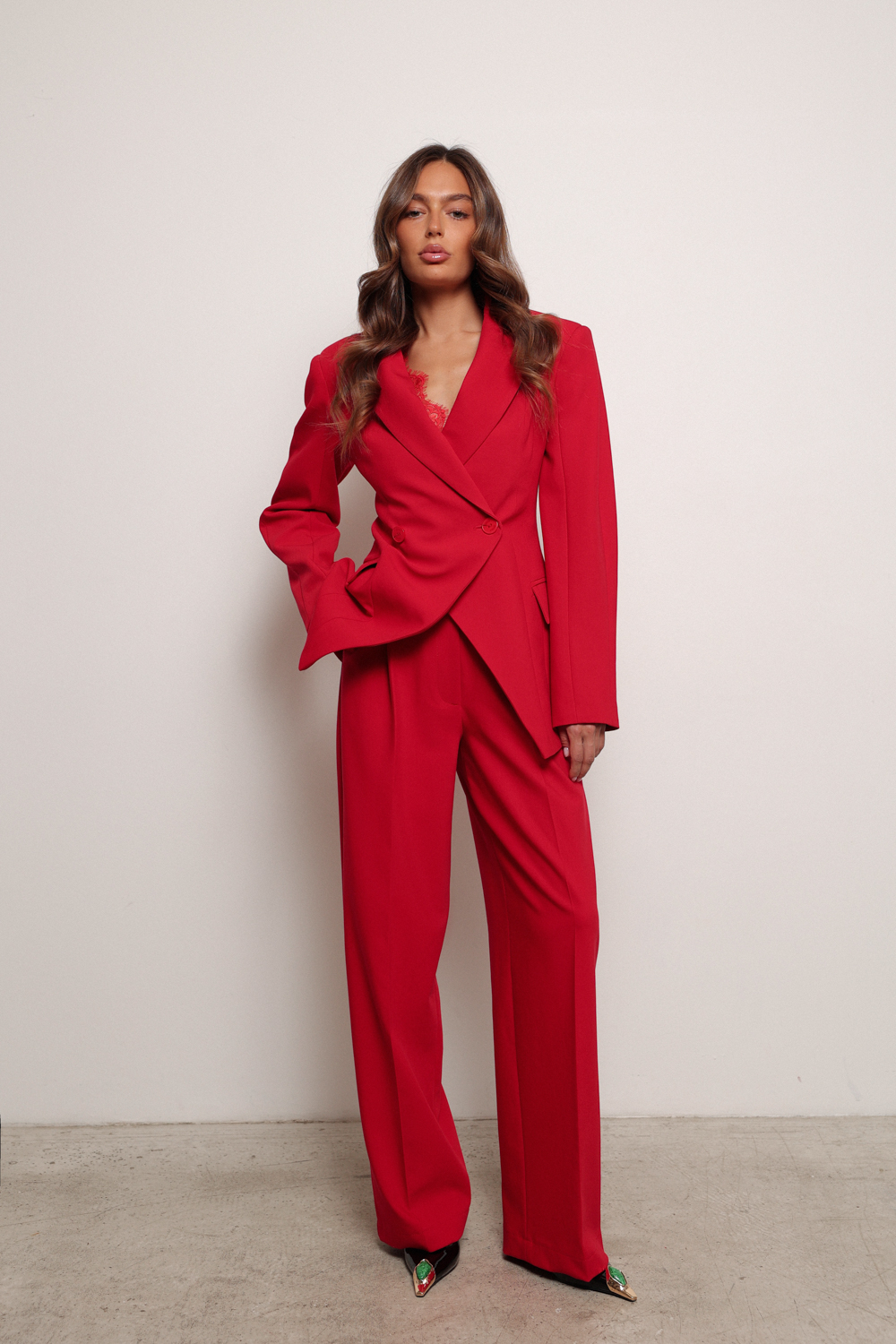 Жакет приталенный красный