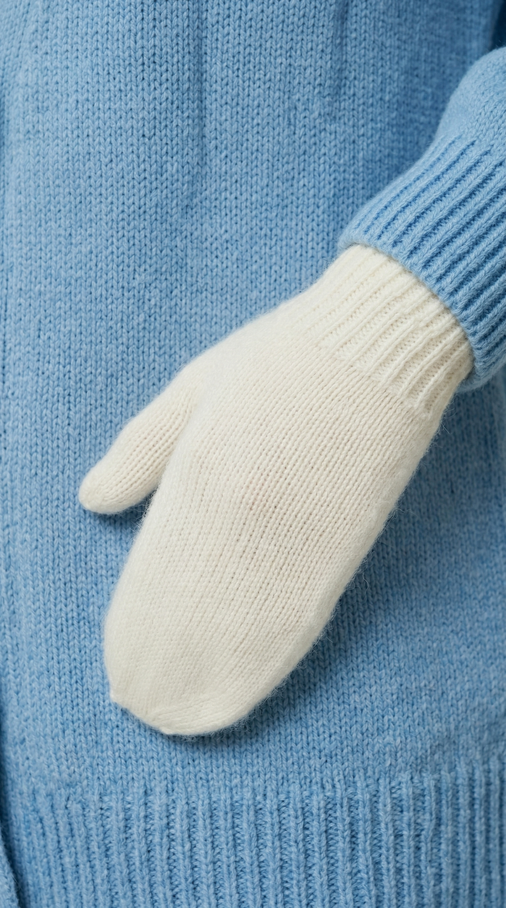 Варежки В805-02 экрю