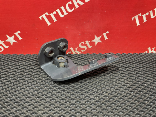 Кронштейн усилителя бампера правый 2019г.