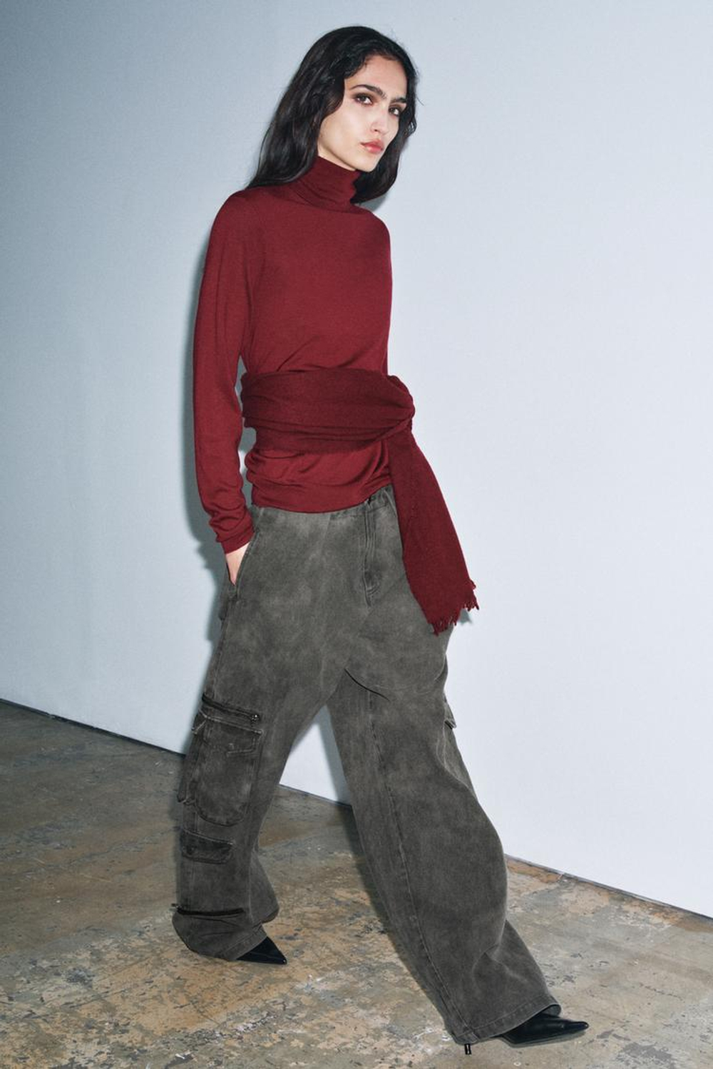 ZARA СВИТЕР ИЗ ШЕРСТИ С ВЫСОКИМ ВОРОТНИКОМ, ГРАНАТОВЫЙ