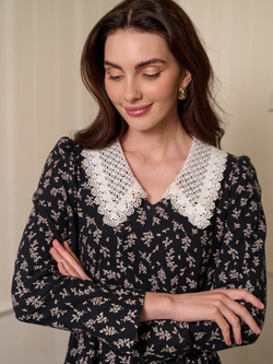 Платье с кружевным воротником