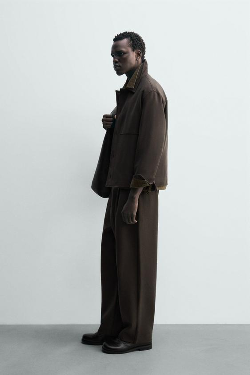 ZARA БРЮКИ RELAXED FIT СО СКЛАДКАМИ, КОРИЧНЕВЫЙ