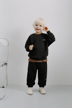 ZARA БАЗОВАЯ ТОЛСТОВКА С НАДПИСЬЮ, ЧЕРНЫЙ