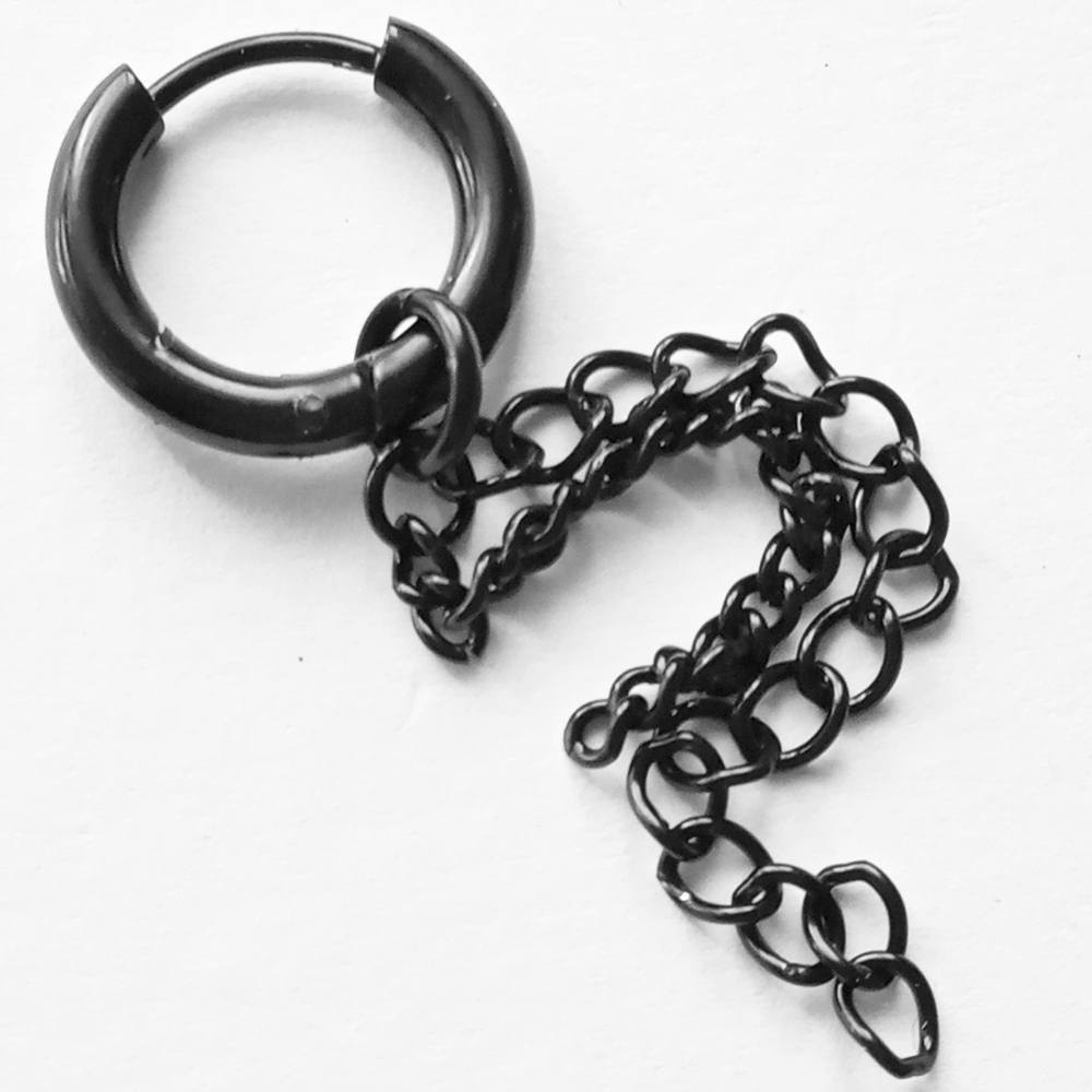 Серьга кольцо с цепочками, диаметр 10мм, для пирсинга ушей черная. Медицинская сталь,титановое покрытие. Цена за 1 штуку!