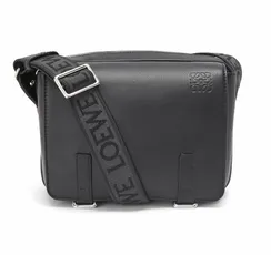 Сумка-мессенджер Loewe Xs в стиле милитари из мягкой гладкой телячьей кожи и жаккарда