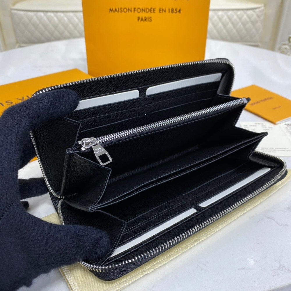 Louis Vuitton Zippy Wallet
