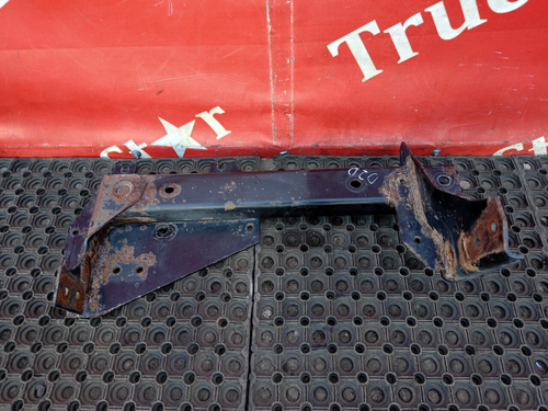 Кронштейн ящика АКБ