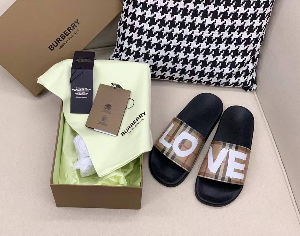 Шлепанцы Burberry