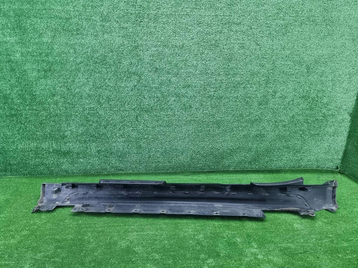 Накладка порога правая Mini Countryman F60 (16-23)