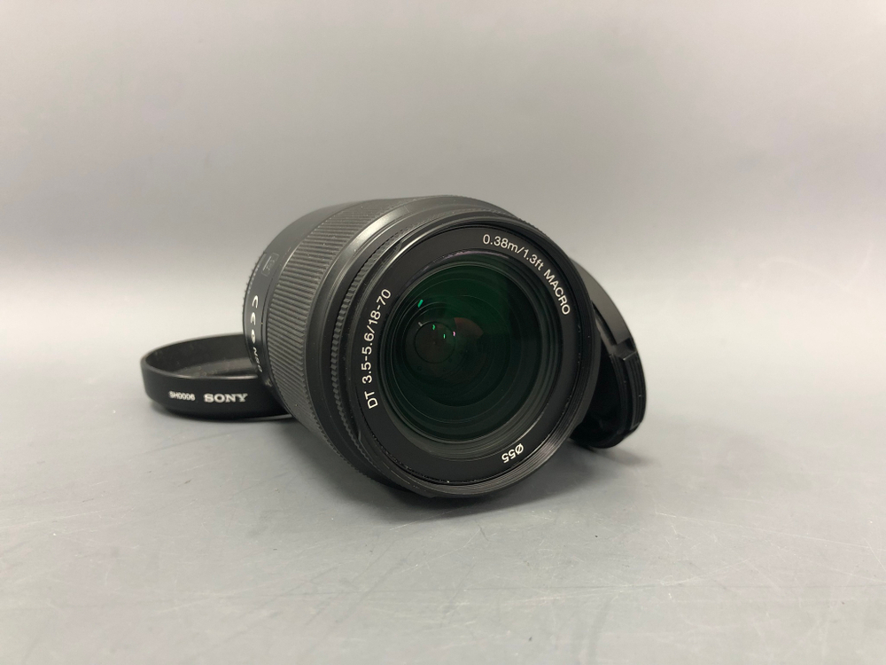 Sony DT 18-70mm 3.5-5.6