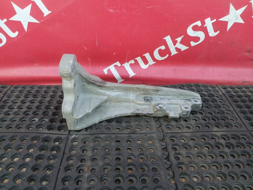 Кронштейн глушителя 2017г