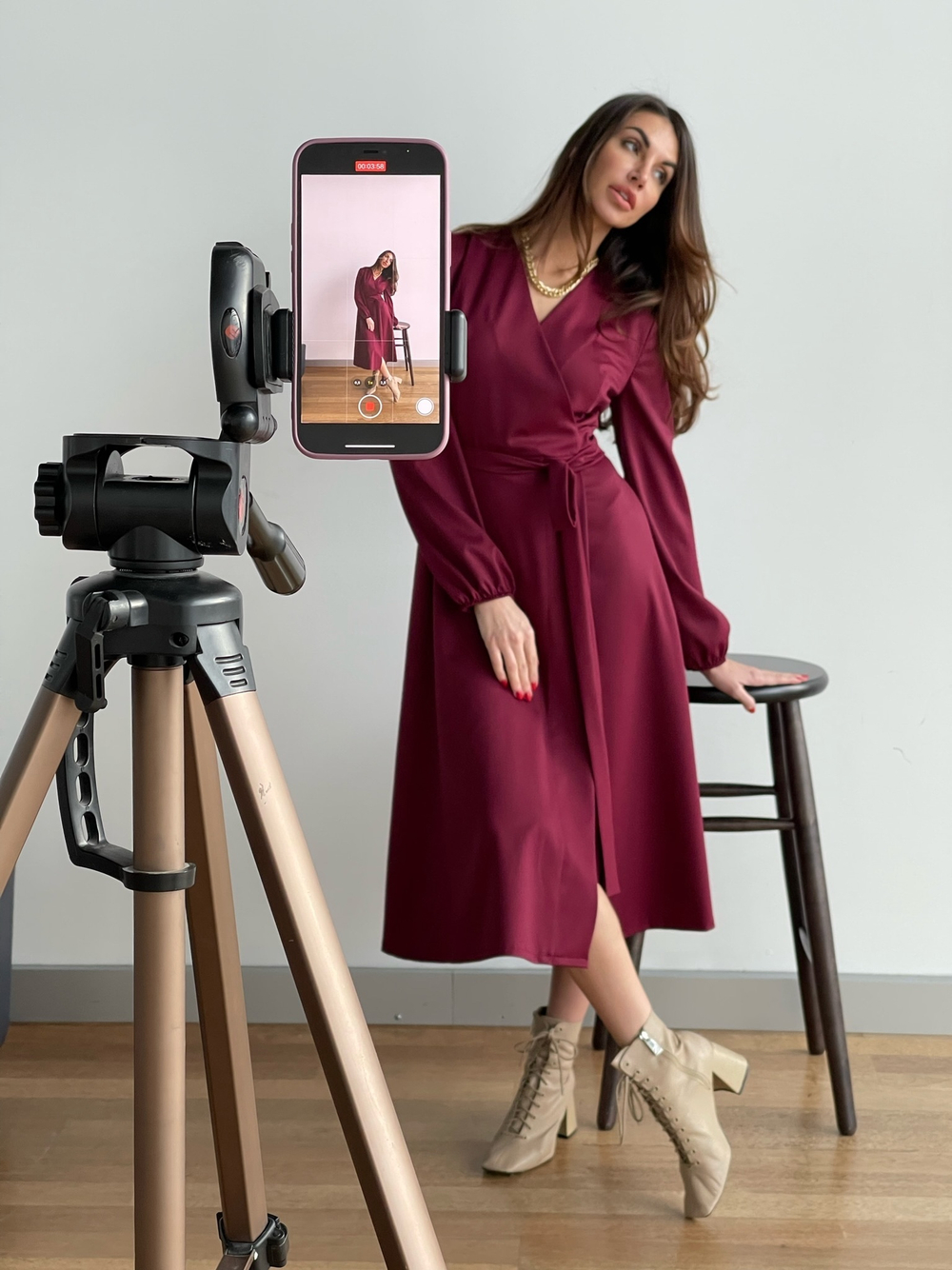 Платье на запах с рукавами-фонариками