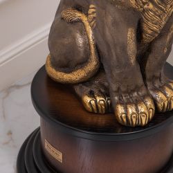 Подставка Лев Лион Орех