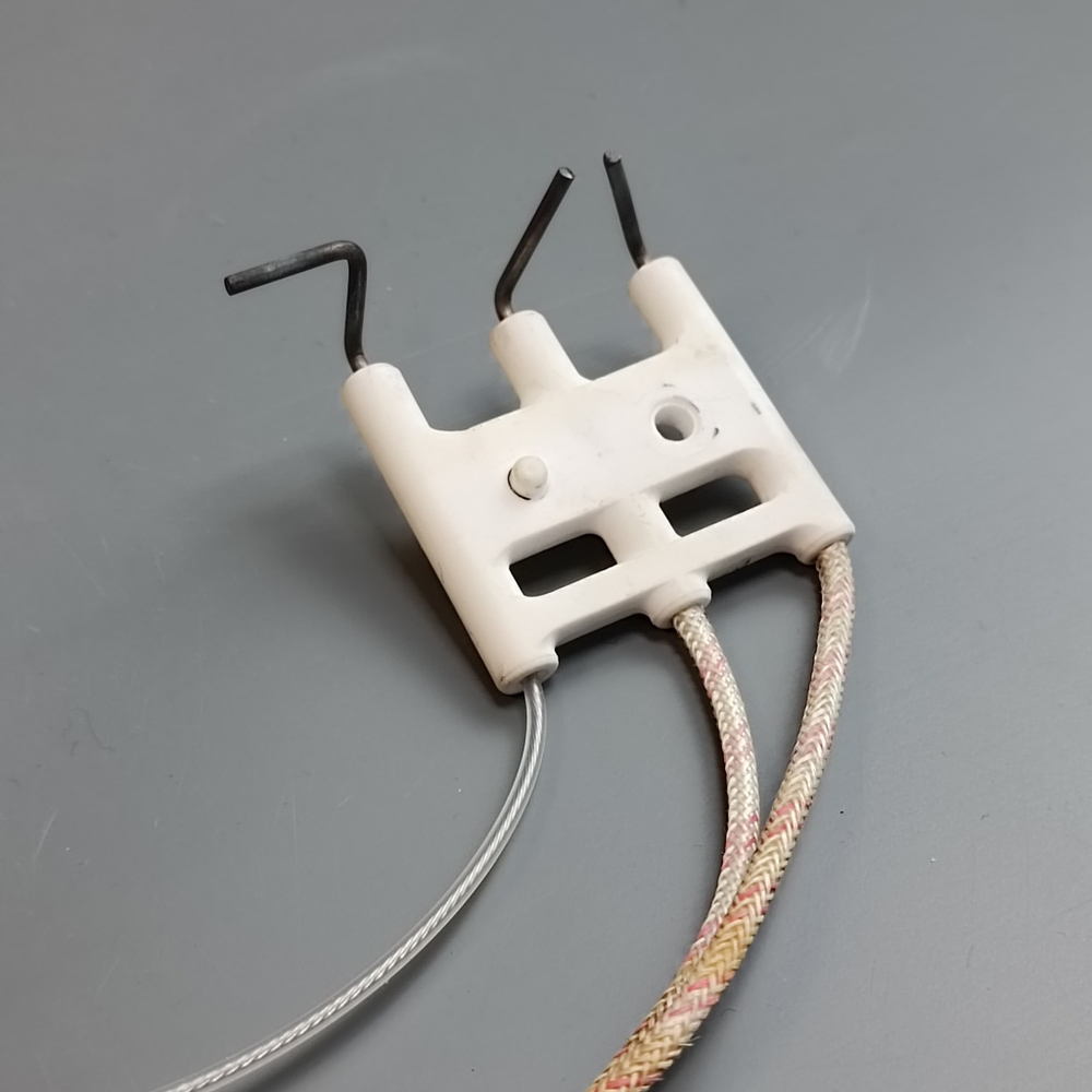 Б/У Электрод розжига и ионизации для котлов ARISTON BS, BS2, Egis, Atleas, Cares, Clas, Genus арт. 65104549