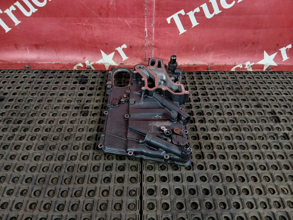 Крышка масляного радиатора в сборе