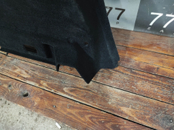 Обшивка багажника левая Geely Tugella 19-нв Б/У Оригинал 8891022552