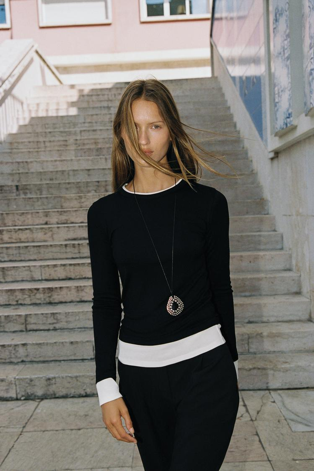 ZARA ФУТБОЛКА С ДВОЙНЫМ КОНТРАСТОМ, ЧЕРНЫЙ