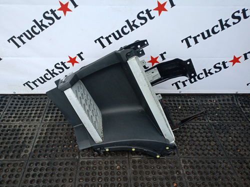 Корпус подножек левый 2017 г.