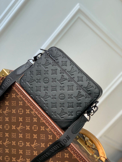 Louis Vuitton Trio Messenger