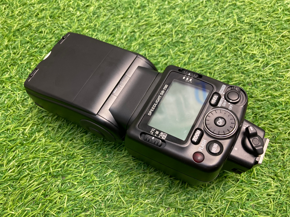 Nikon Speedlight SB-700