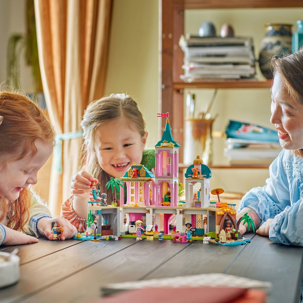 Конструктор LEGO Disney Princess 43267 Замок принцесс и королевские питомцы — фото 8
