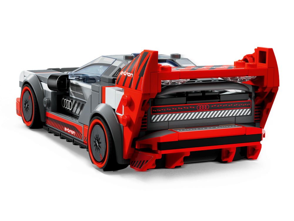 Конструктор LEGO Speed Champions 76921 Гоночный автомобиль Audi S1 e-tron quattro