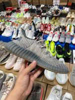 Купить в Москве кроссовки  adidas Yeezy Boost 350 V2