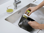 Щетка с дозатором моющего средства Palm Scrub™ серая, Joseph Joseph