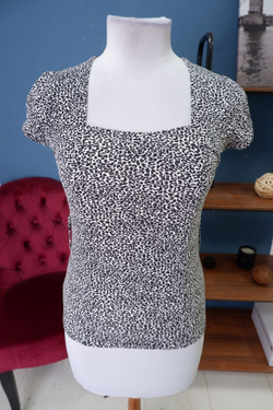 Футболка с принтом 44  размер